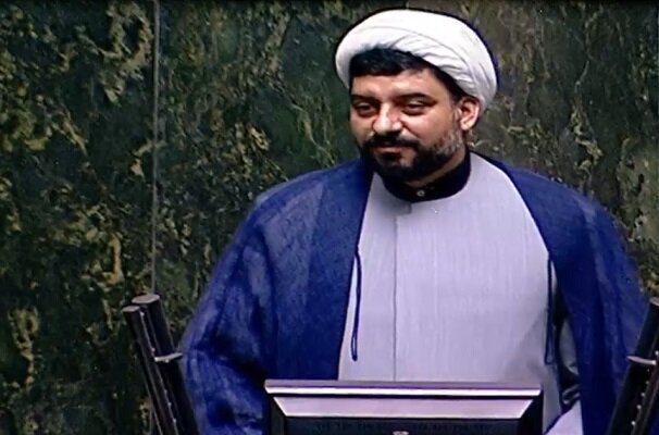 عضو کمیسیون کشاورزی: تا حل مشکلات معیشتی مردم، خواب بر ما حرام است