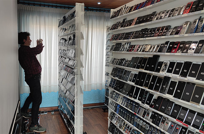 بزرگترین کلکسیون تلفنهای همراه در اختیار طرفدار دو آتشه نوکیا