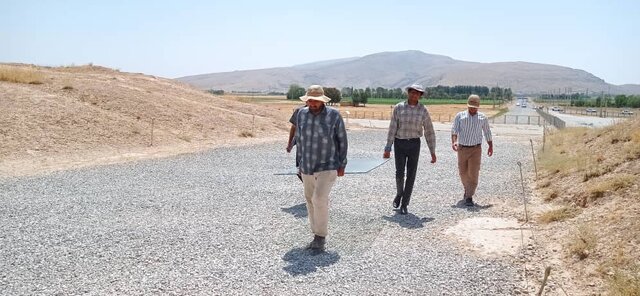 گرما تابلوی شیشهای «نقش رستم» را خُرد کرد!