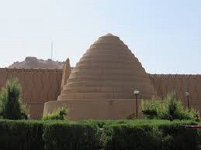 یخدان مویدی راهکار کویرنشینان کهن برای مقابله با گرما و تشنگی