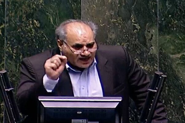 قلاوند: میهن را در نهایت یکپارچگی از گزند بدخواهان دور نگه داریم