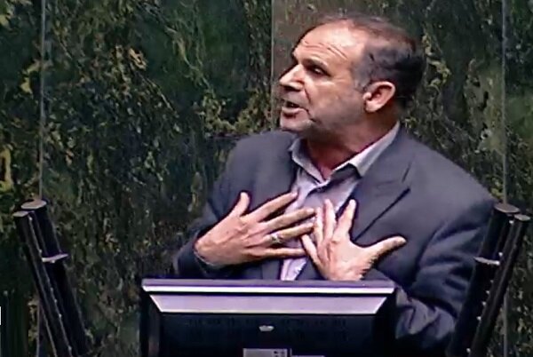 فیاضی: عده خاصی در جریان واردات چای و برنج دخالت میکنند فیاضی: عده خاصی در جریان واردات چای و برنج دخالت میکنند