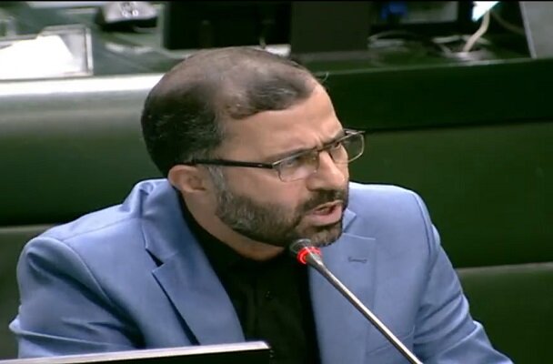 گودرزی: در صورت تفکیک وزارتخانه راه و شهرسازی، دولت باید ۲ وزیر به مجلس معرفی کند گودرزی: در صورت تفکیک وزارتخانه راه و شهرسازی، دولت باید ۲ وزیر به مجلس معرفی کند