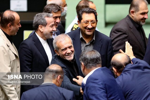 جلسه روز گذشته رای اعتماد مجلس به وزرا مجلس همین رویکرد تعاملی خود با دولت را ادامه خواهد داد