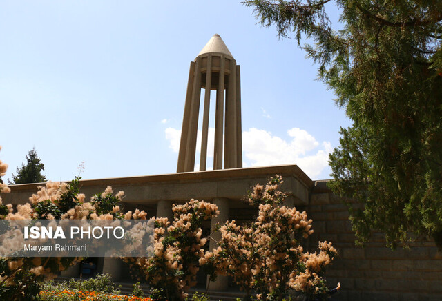 گذر از فلسفه یونانی در سپهر حکمت ایرانی