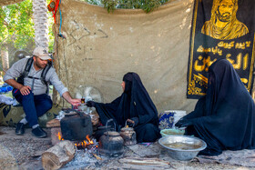 زائران حسینی در مسیر کربلا