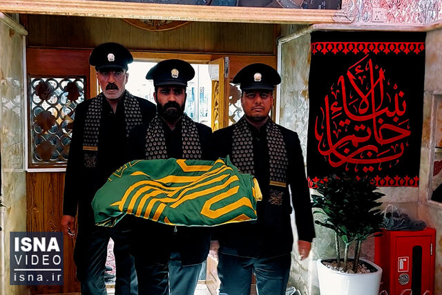 ویدیو/ تجلیل خادمان رضوی از موکبداران مسیر پیادهروی اربعین حسینی (ع) ویدیو/ تجلیل خادمان رضوی از موکبداران مسیر پیادهروی اربعین حسینی (ع)
