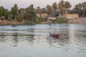 امسال به دلیل حمله های وحشیانه رژیم صهیونیستی به مردم مظلوم فلسطین، پرچم فلسطین توسط برخی از زوار در مسیر حمل می شود که شیخ علی الحبیب که همسایه خانواده مشتاق است در مسیر آمدن برای سوار کردن زوار، با در دست گرفتن این پرچم حمایت خود را از مردم مظلوم فلسطین اعلام می کند.