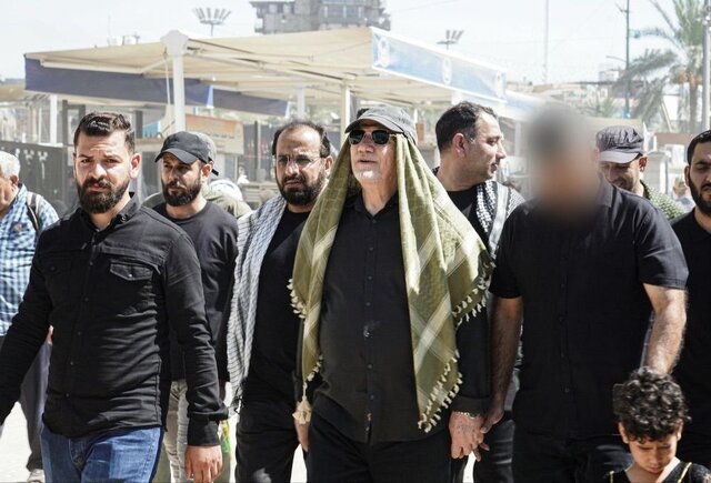 حضور سرلشکر صفوی در راهپیمایی اربعین حضور سرلشکر صفوی در راهپیمایی اربعین