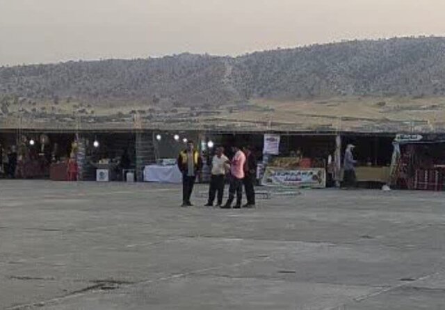 خدماترسانی ۴۰ موکب مردمی در مسیر بازگشت زائران اربعین در شهر ایلام خدماترسانی ۴۰ موکب مردمی در مسیر بازگشت زائران اربعین در شهر ایلام