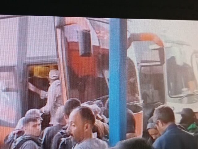 ۴۵ هزار زائر با اتوبوس از پایانه شهید رئیسی مهران به مقاصد خود بازگشتند ۴۵ هزار زائر با اتوبوس از پایانه شهید رئیسی مهران به مقاصد خود بازگشتند