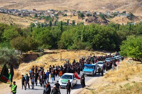 پیاده‌روی زائران شهرستان چناران به مناسبت سالروز شهادت امام رضا ( ع )