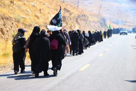 پیاده‌روی زائران شهرستان چناران به مناسبت سالروز شهادت امام رضا ( ع )