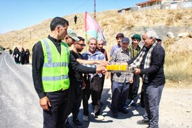 پیاده‌روی زائران شهرستان چناران به مناسبت سالروز شهادت امام رضا ( ع )