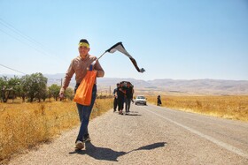 پیاده‌روی زائران شهرستان چناران به مناسبت سالروز شهادت امام رضا ( ع )