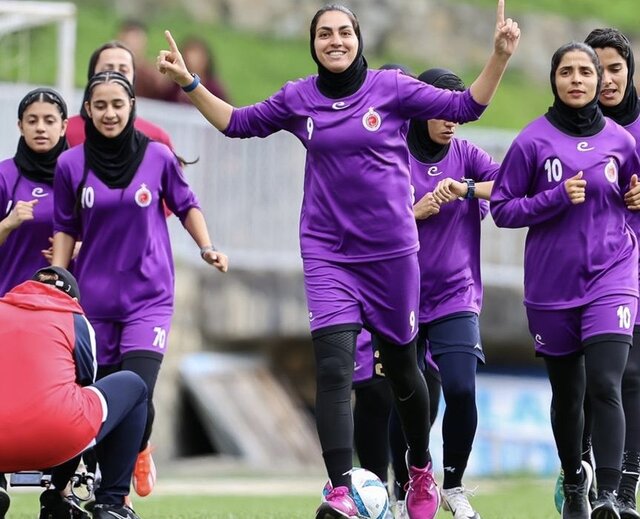 صعود دختران فوتبالیست بم به یکچهارم نهایی لیگ قهرمانان آسیا صعود دختران فوتبالیست بم به یکچهارم نهایی لیگ قهرمانان آسیا