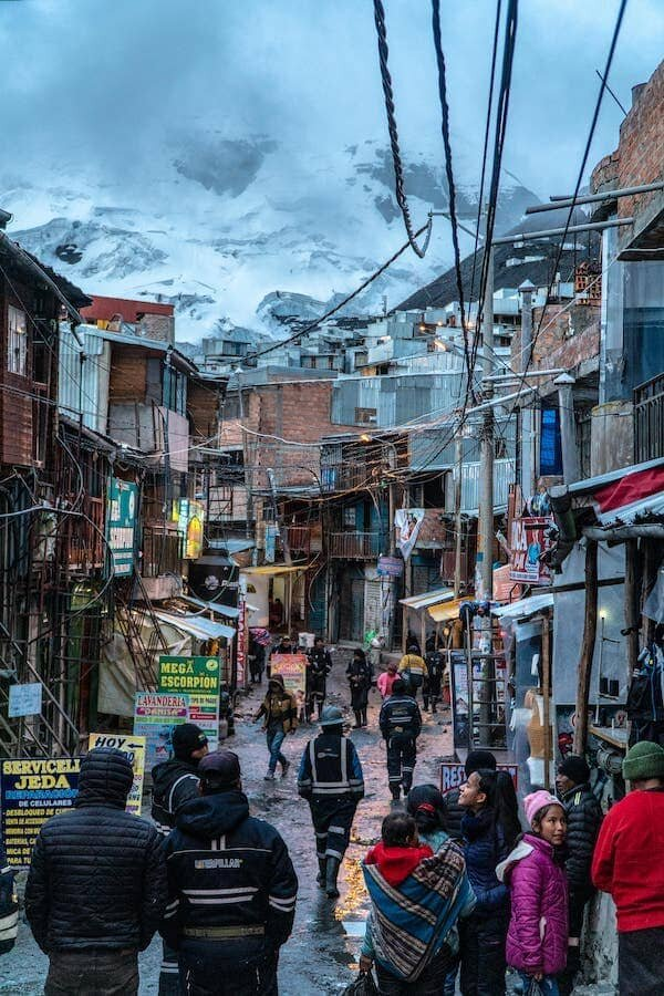 چالشهای زندگی در بلندترین شهر جهان + تصاویر