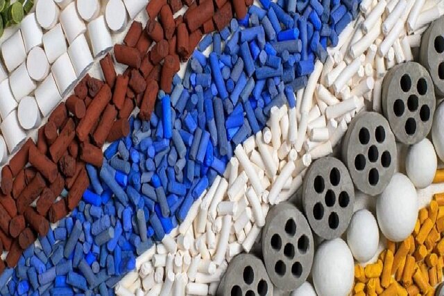 عکس تزیینی است صادرات سالانه ۷۰۰ مترمکعب کاتالیست نفتی ایرانی به روسیه