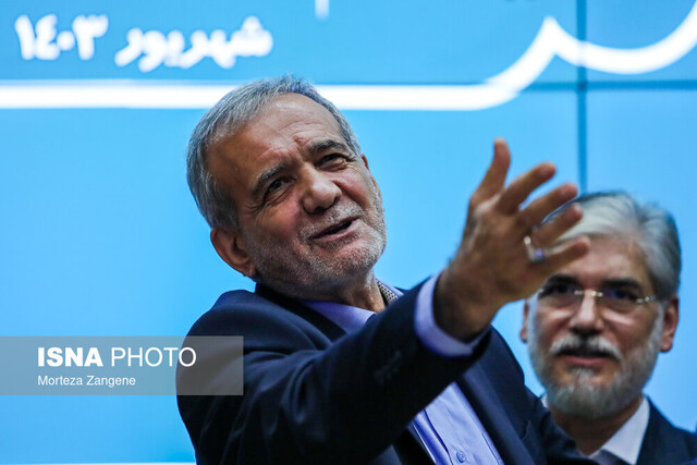 رئیس جمهور اواخر مهرماه به دانشگاه تهران می رود رئیس جمهور اواخر مهرماه به دانشگاه تهران می رود
