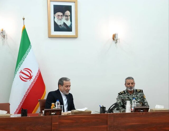 دیدار فرماندهان ارشد نظامی کشور با عراقچی