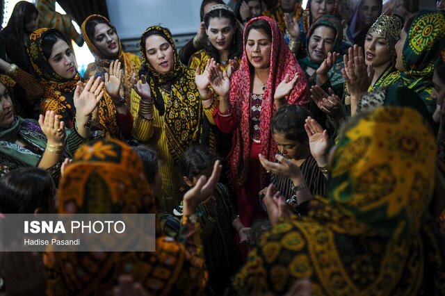 سمفونیِ تزئینات در لباسهای ترکمن!