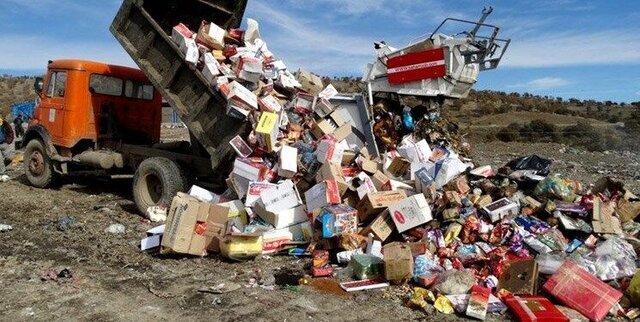 عکس تزئینی است معدوم سازی بیش از ۱۰۰ کیلوگرم مواد غذایی غیر بهداشتی در ایام اربعین