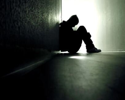 عکس تزیینی است. آثار روانی انتشار اخبار خودکشی / جزییات دستورالعمل جدید وزارت بهداشت