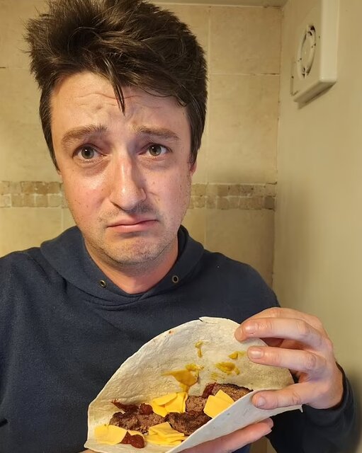 تجربه سخت یک روز زندگی فضایی روزنامهنگار دیلیمیل