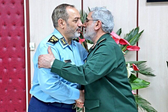 دیدار وزیر دفاع و فرمانده نیروی قدس سپاه دیدار وزیر دفاع و فرمانده نیروی قدس سپاه