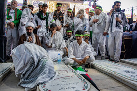 تشرف زائران پیاده شهرستان فیروز آباد به حرم احمدبن موسی الکاظم (ع) در شیراز  