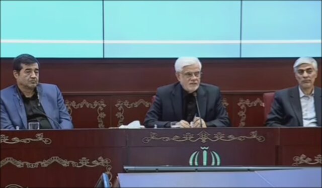 عارف: راهکار مقابله با آسیبهای اجتماعی برخورد سخت نیست عارف: راهکار مقابله با آسیبهای اجتماعی برخورد سخت نیست