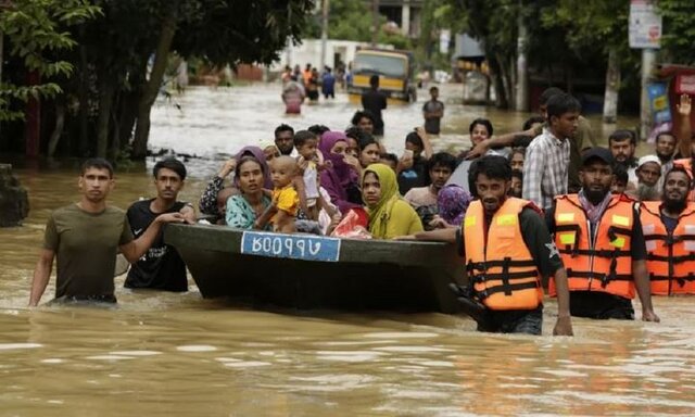 تلفات سیل اخیر در بنگلادش به ۷۱ تن رسید؛ خطر آلودگی آب و شیوع بیماریها