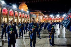 مراسم لاله گردانی به مناسبت سالروز شهادت امام رضا (ع) درحرم مطهر شاهچراغ (ع) - شیراز