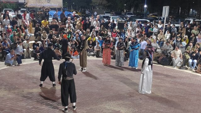 دومین جشنواره منطقهای تئاتر آئینی سنتی زیویه سقز آغاز به کار کرد