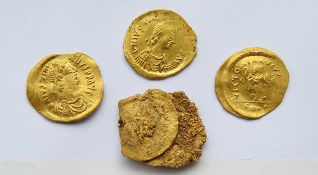 کشف سکههای طلا ۱۵۰۰ ساله در یک خانه کشف سکههای طلا ۱۵۰۰ ساله در یک خانه