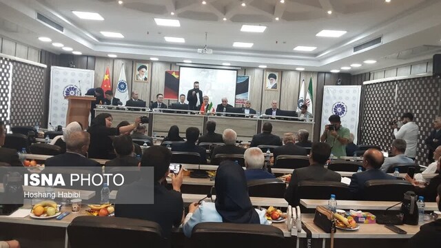 دعوت سرمایهگذاران چینی به مشارکت در توسعه نیروگاههای خورشیدی مدرن در استان سمنان