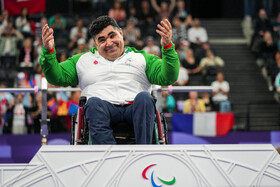 بازیهای پارالمپیک ۲۰۲۴ پاریس؛ کسب مدال طلای رقابتهای پاراوزنهبرداری توسط علی اکبر غریب شاهی نماینده ایران در دسته ۱۰۷ کیلو گرم