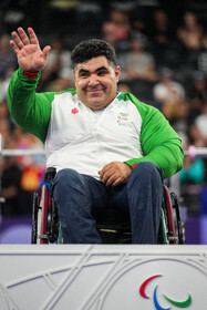 بازیهای پارالمپیک ۲۰۲۴ پاریس؛ کسب مدال طلای رقابتهای پاراوزنهبرداری توسط علی اکبر غریب شاهی نماینده ایران در دسته ۱۰۷ کیلو گرم
