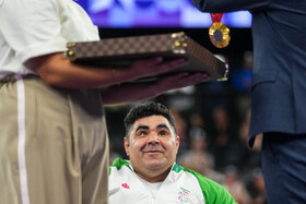 بازیهای پارالمپیک ۲۰۲۴ پاریس؛ کسب مدال طلای رقابتهای پاراوزنهبرداری توسط علی اکبر غریب شاهی نماینده ایران در دسته ۱۰۷ کیلو گرم