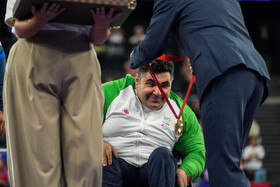 بازیهای پارالمپیک ۲۰۲۴ پاریس؛ کسب مدال طلای رقابتهای پاراوزنهبرداری توسط علی اکبر غریب شاهی نماینده ایران در دسته ۱۰۷ کیلو گرم