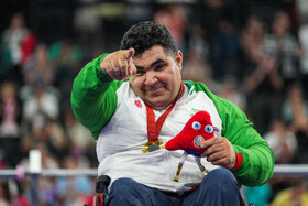 بازیهای پارالمپیک ۲۰۲۴ پاریس؛ کسب مدال طلای رقابتهای پاراوزنهبرداری توسط علی اکبر غریب شاهی نماینده ایران در دسته ۱۰۷ کیلو گرم