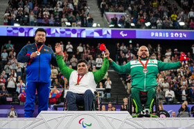 بازیهای پارالمپیک ۲۰۲۴ پاریس؛ کسب مدال طلای رقابتهای پاراوزنهبرداری توسط علی اکبر غریب شاهی نماینده ایران در دسته ۱۰۷ کیلو گرم