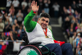 بازیهای پارالمپیک ۲۰۲۴ پاریس؛ کسب مدال طلای رقابتهای پاراوزنهبرداری توسط علی اکبر غریب شاهی نماینده ایران در دسته ۱۰۷ کیلو گرم