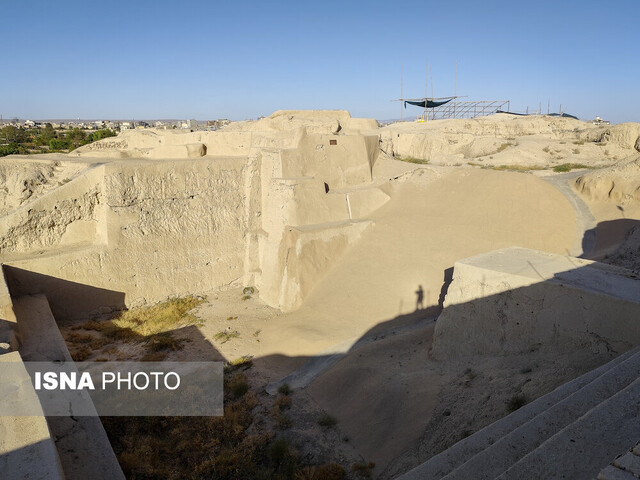 آغاز عملیات ساخت آمفیتئاتر روباز در محوطه باستانی سیلک کاشان آغاز عملیات ساخت آمفیتئاتر روباز در محوطه باستانی سیلک کاشان