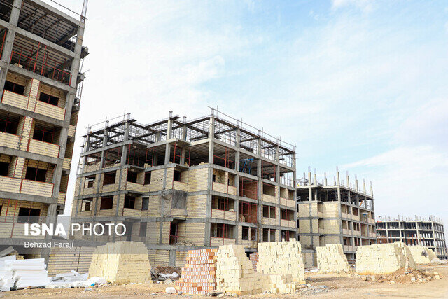 عکس تزینی است زمینهای فرهنگیان ورامین رفع توقیف شد