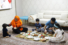 پرجمعیت بودن خانواده به کودکان آرامش می‌دهد، آن‌ها در کنار هم بودن را یاد می‌گیرند - خانواده ایرانی؛ پاسندی