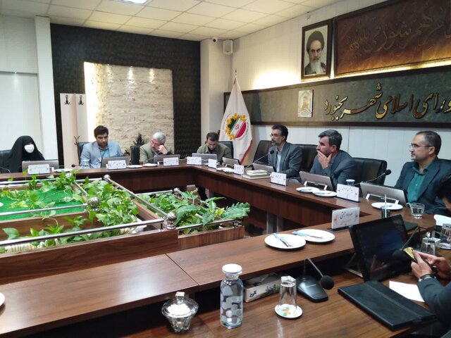 برخورد با تخلف سد معبر و پیگیری اسناد املاک و معابر شهری