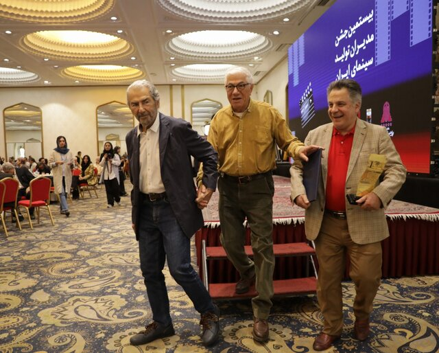 «افشای کپیپرداری هریس»، «دردسری از سمت پاکستان» و «تداوم اخبار جدید درباره کنکور»