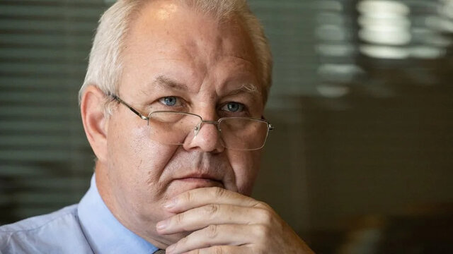 ولادیسلاو اینوزمتسف اقتصاددان روس: تصور غرب از عملکرد تحریمها سادهلوحانه است