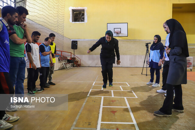 شور و نشاط معلولان در مسابقات بازیهای بومی محلی در مشهد